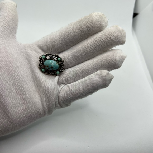 Vintage Faux Turquoise Filigree Silvertone Brooch Pin - Picture 4 of 15